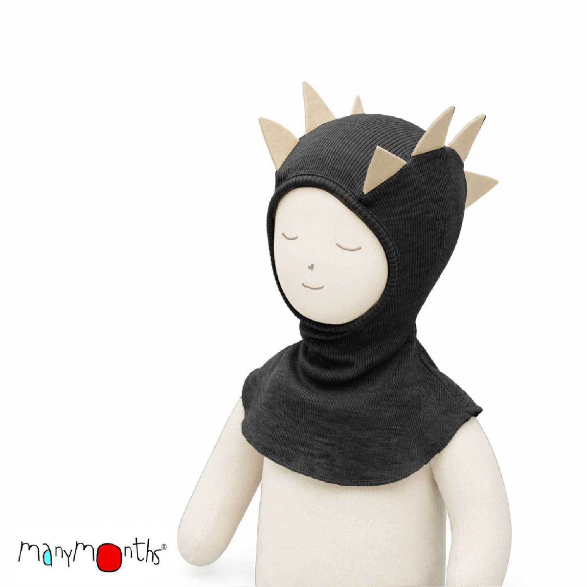 Cagoule Dino ManyMonths en laine mérinos, coloris noir Foggy Black – collection 2026/2027