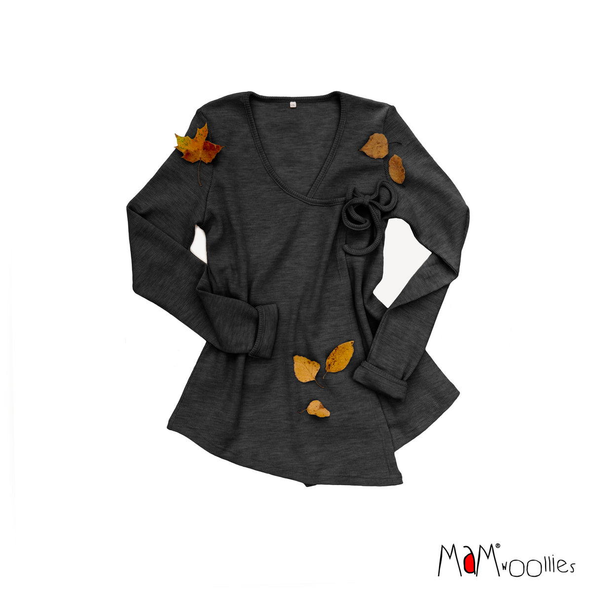 Cardigan MaM croisé en laine mérinos, coloris noir Foggy Black – collection 2026/2027