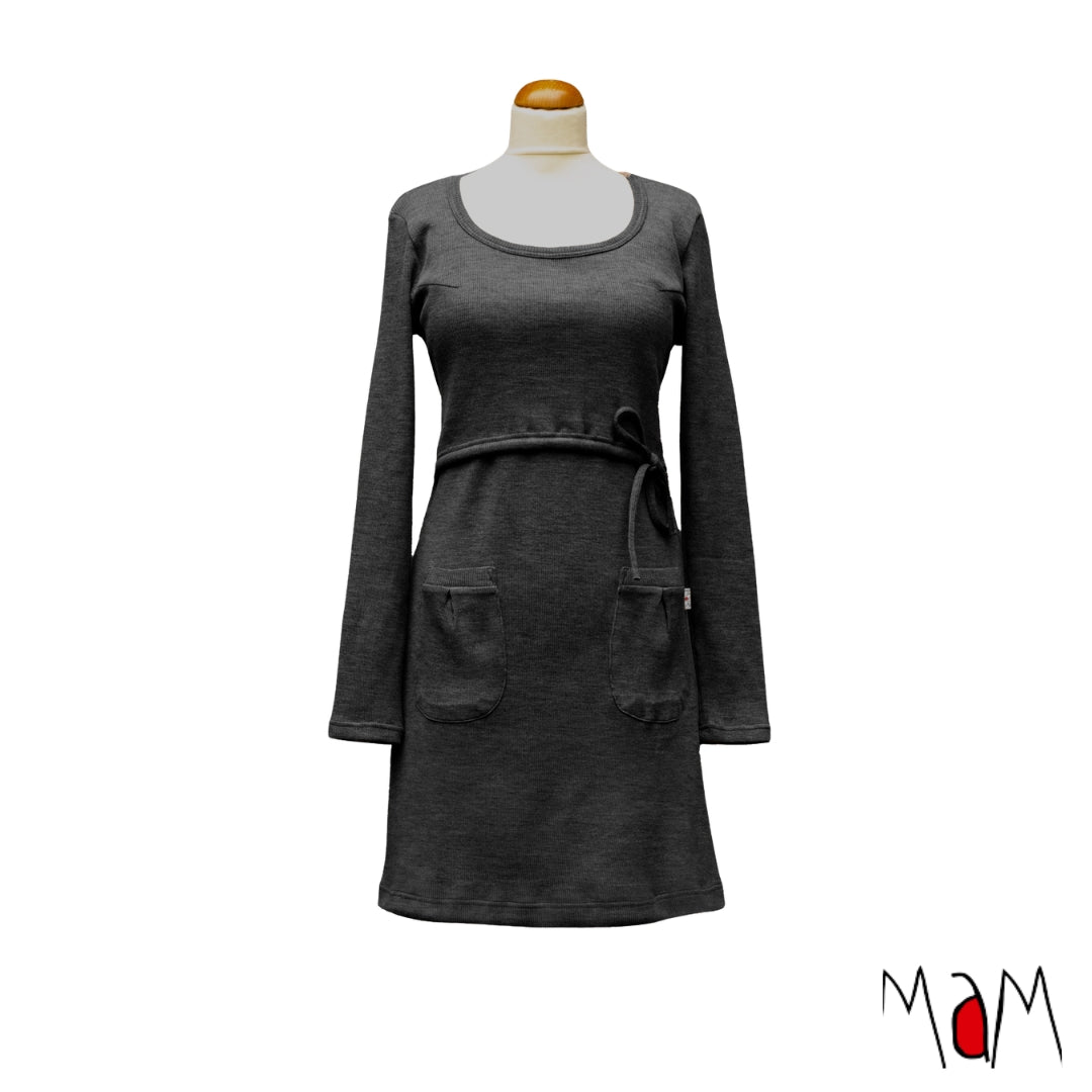 Robe tunique MaM en laine mérinos grossesse/allaitement, coloris noir Foggy Black – collection 2026/2027