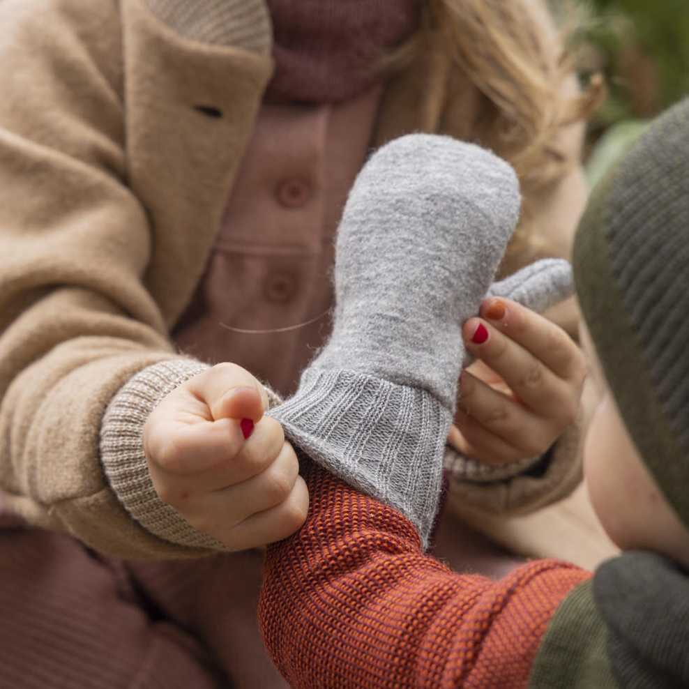 moufles en laine disana pour enfant gris