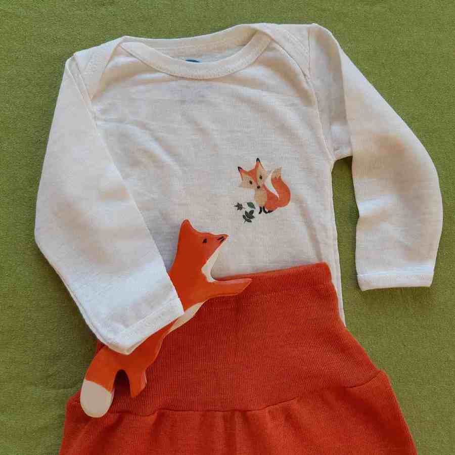 renard-goki-jouet-bois_body-bebe-lin-normandie_pantalon-laine-soie-cosilana